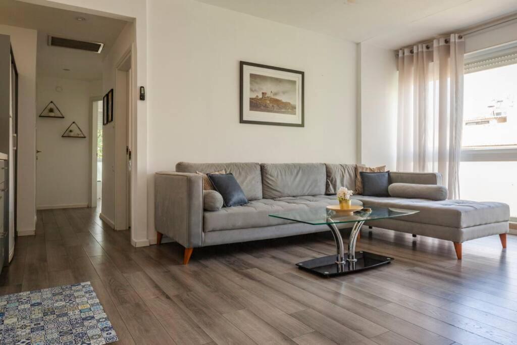 תל אביב Big Apartment Next To Gordon Beach Plus Free Parking מראה חיצוני תמונה