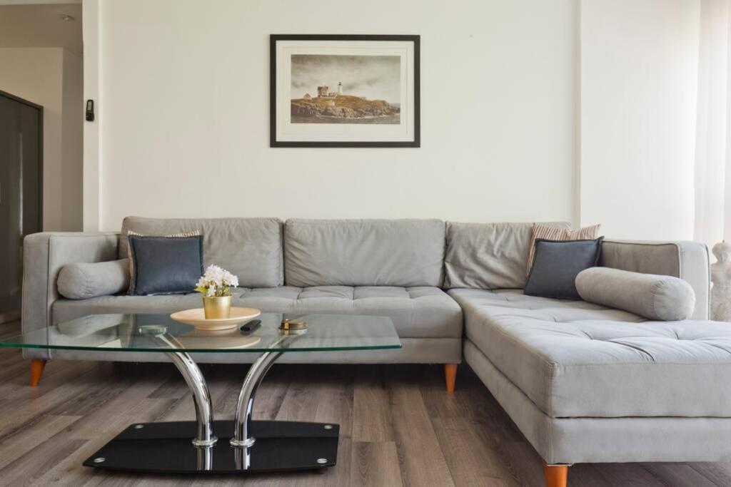 תל אביב Big Apartment Next To Gordon Beach Plus Free Parking מראה חיצוני תמונה