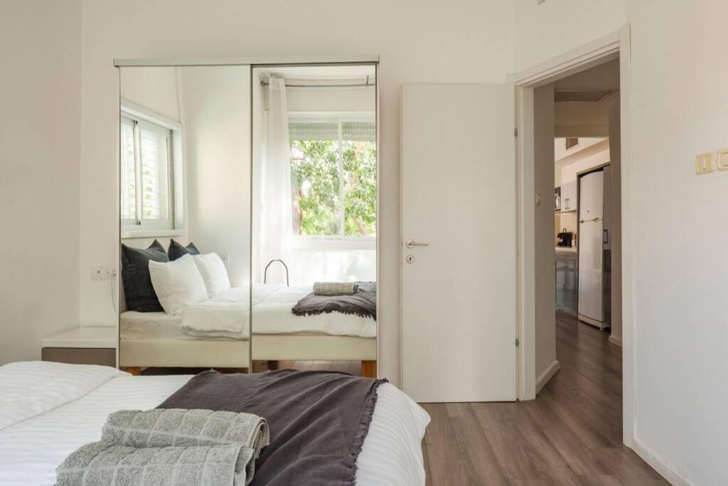 תל אביב Big Apartment Next To Gordon Beach Plus Free Parking מראה חיצוני תמונה