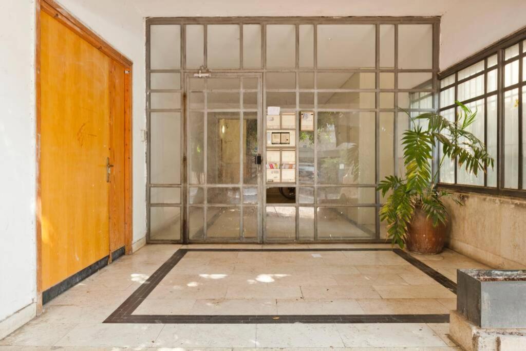 תל אביב Big Apartment Next To Gordon Beach Plus Free Parking מראה חיצוני תמונה