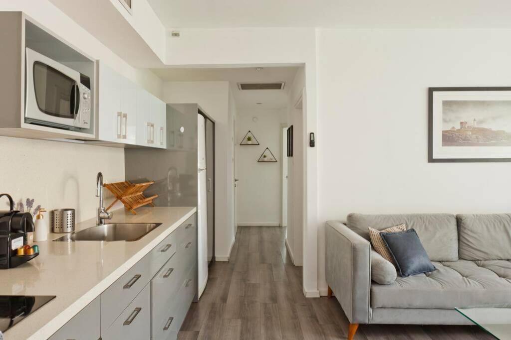 תל אביב Big Apartment Next To Gordon Beach Plus Free Parking מראה חיצוני תמונה